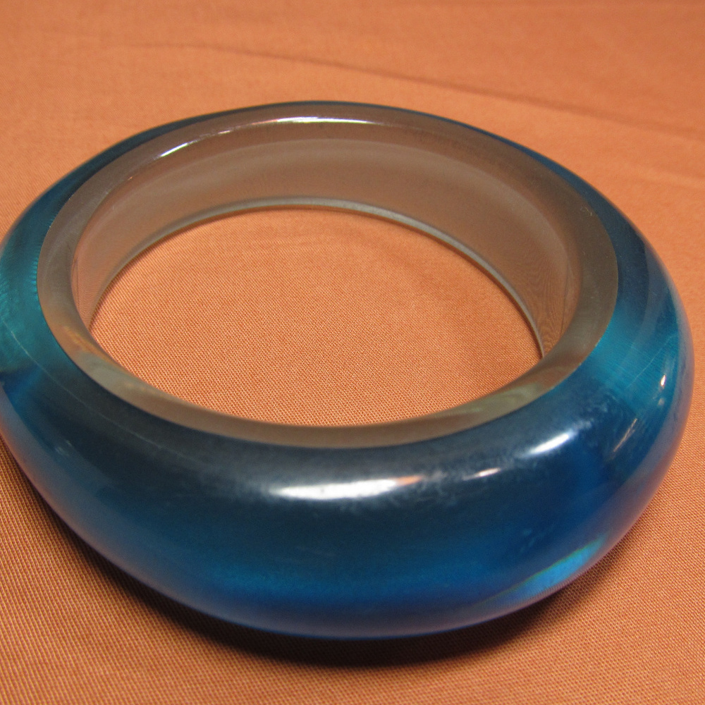Retro Funky Blue Plastic Bengal Fashion Bracelet